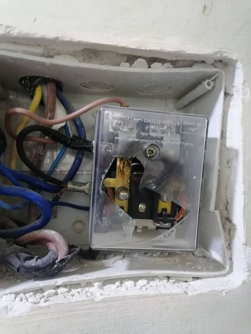 اسطه لحيم تانكي ماي ولحيم أبواب وكاف اعمل بواري وكاف كهربائية داخل سليمانيه *********** تواصل
