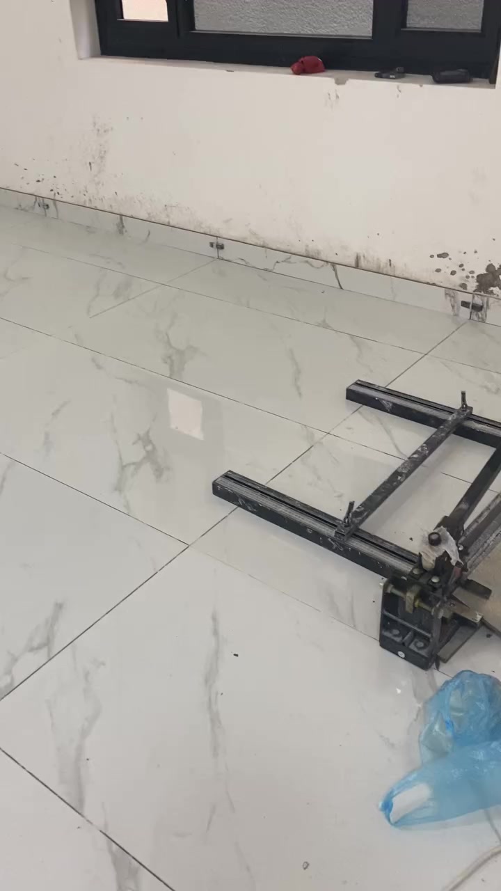 سلام عليكم خلفه متفرغ سيراميك الواح ارضي وجدرآمكاني شهداء البياع للستفسار اتصل ***********ملاحضه الصفحه بيها عملي
