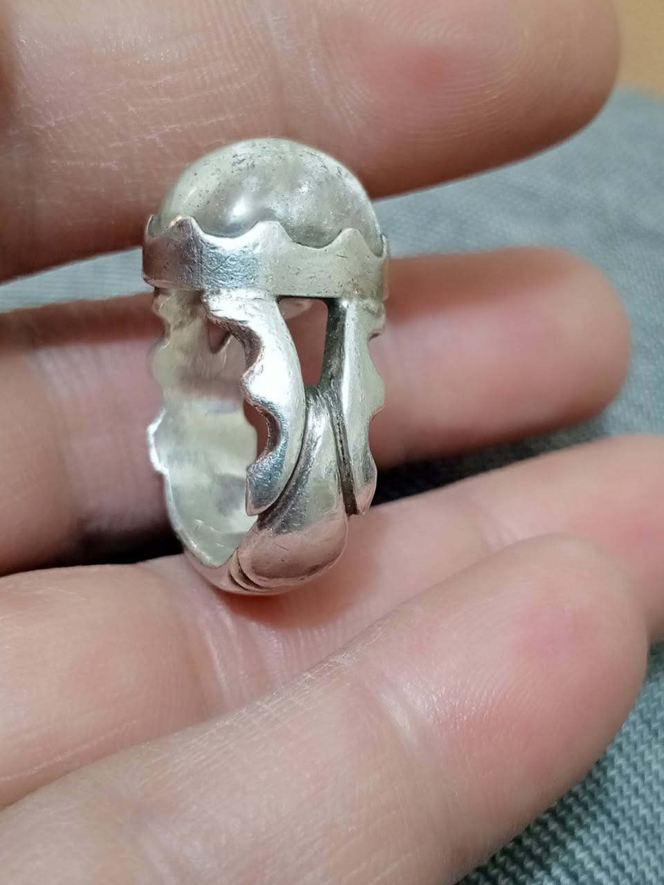 در النجف قديم صياغة ثقيلة قياس خنصر ٥٠ ألف بغداد ***********
