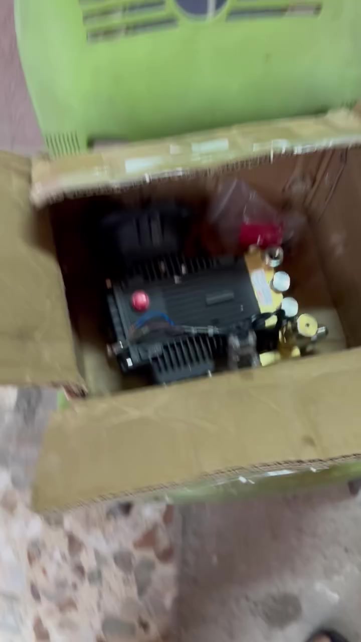 ‏سلام عليكم جبت لكم ضاغطات 180بار 160بار انشد على ماطور الأولى أم أم 160 بار تنشد على ما طور  اثنين حصان الثانية تنشد على ما طور 180 بار تنشد على أربعة حصان هذا رقمي  ***********￼
