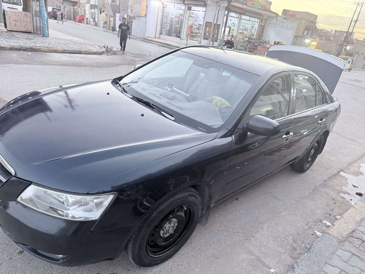 السلام عليكم سوناتا وارد امريكي 2008 للبيع     ماشيه 164 وقابل للزياده حقيقي محرك 2400 سياره بسمي حادثها باب جهت الصدر مبدل وبيها شكم قطعه صبغ الباقي ليبل واحد سيره مكينه كير كهربائيات تخم تاير تبريد مابيها نقص حداديه 80‎%‎ بغداد الحسينيه مبايل *********** السعر 95 وبي مجال
