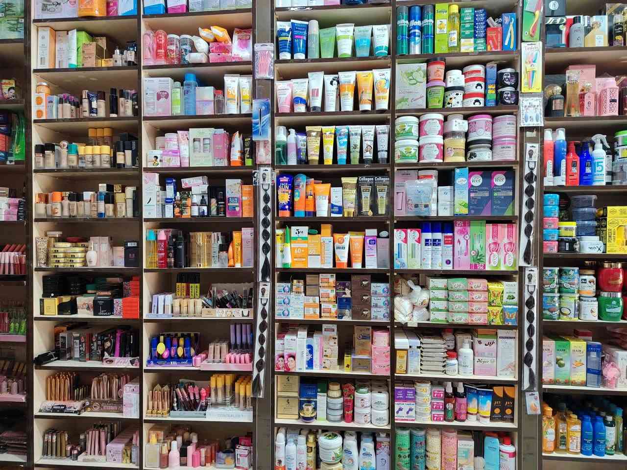 كماليات هاوري شيخاني
العنوان طوز خورماتوو 
سوق الجمهورية  قريب سلام عطور
يوجد خدمة توصيل
المحل مفتوح ليل و نهار


**إذا كنت صاحب هذا الإعلان وتريد حذفه لأي سبب، رجاءا أرسل رسالة إلى الدعم الفني**