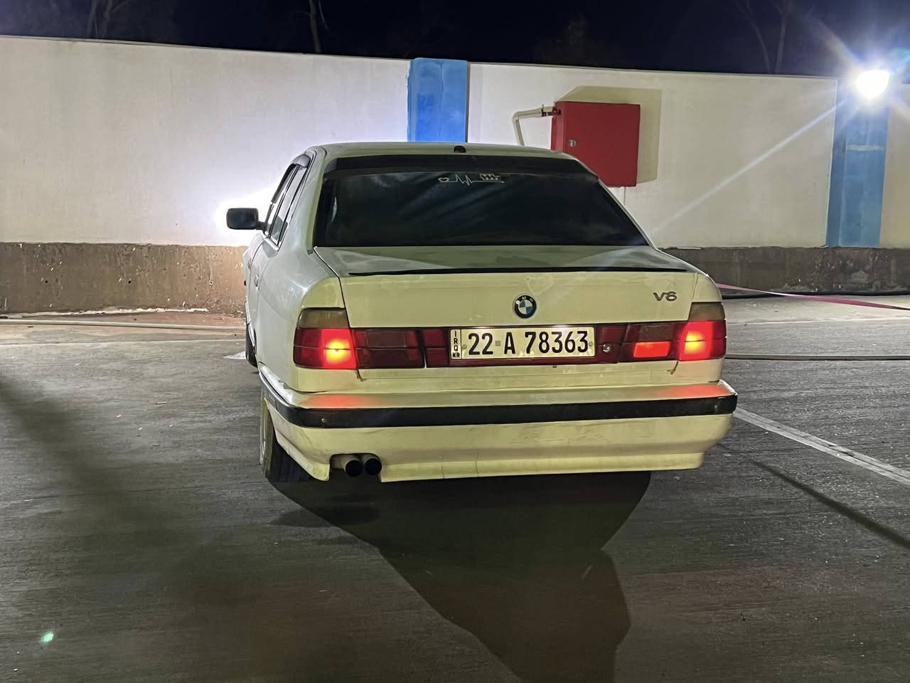 BMW بۆ فرۆشتن
مۆدێل 1992
چوار جام کارەبا 
سلاید 
ئاوینە گوی بەرخ
تەبرید سارد و گەرم 
فول فولە بەس گێڕ عادیە 
جوار تایەی تازە
تەقەو رەقەی نیە
سەنەوی تا 2030تازە 
گێڕ و مەکینە بەشەرت 
کارەبای بەشەرت 
موسو براوە بەشەرت 
تەحویل بەشەرت 
سەیارەکە لە رەسمەکان جوانتر نەبو پارەی ریگات بۆ ئەگیرمەوە
سعری 53گەلاو معامەیەکی کەم
شوین تەکیە 
ز.م***********ڤایبەری لە سەرە
