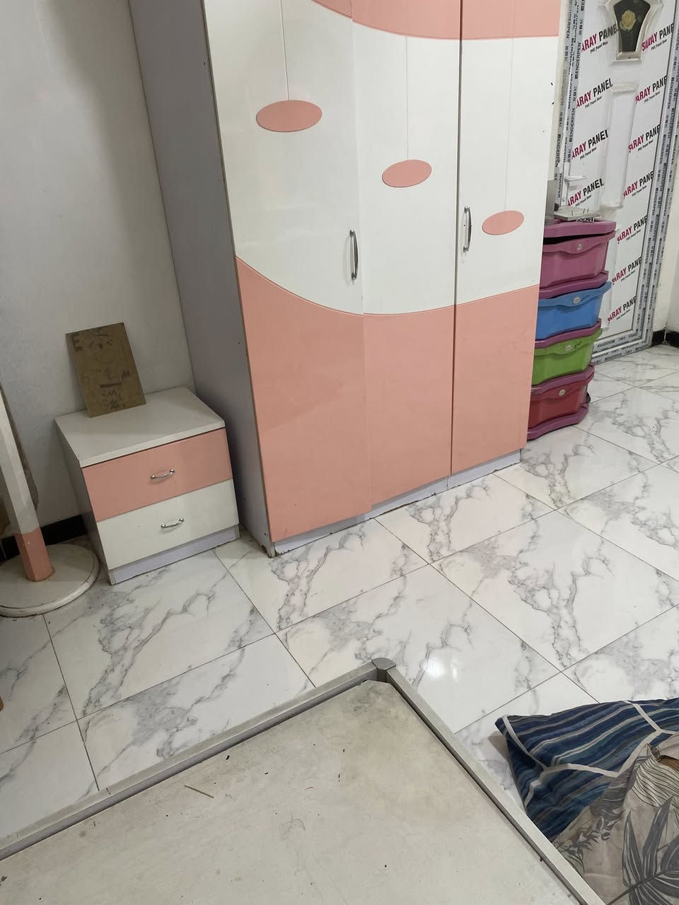 السلام عليكم 
للبيع غرفه اطفال بناتيه بسعر مناسب 
بيها اضرار كلش بسيطه  خمس قطع


**إذا كنت صاحب هذا الإعلان وتريد حذفه لأي سبب، رجاءا أرسل رسالة إلى الدعم الفني**
