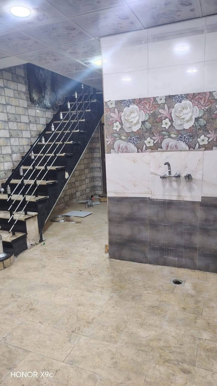 مشتمل 100 متر 3 غرف نوم  للايجار  العنوان سوق أميمة حي الشاب  الإيجار 750 أول شهر مع دلالية 750 واتساب ***********
