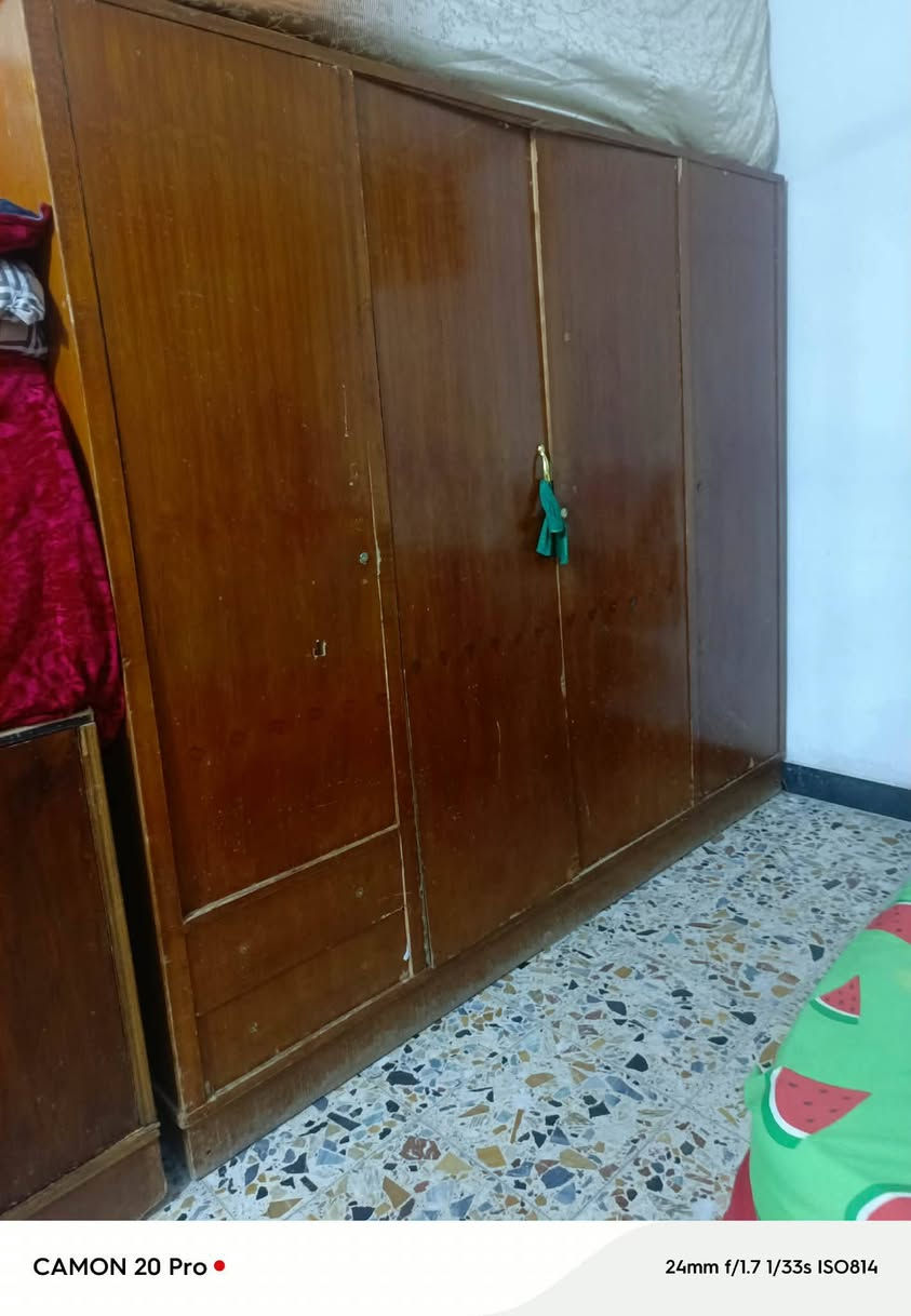 اغراض للبيع نضيفه غرفه خشب صاج ثقيل نضيفه 200 وبيها مجال وكنتور 3 باب صاج خشب صاج نضيف50  ديوان مابيه اي اضرار عشر مقاعد 150البوفيه 50 الطباخ 40 وبيهم مجال


**إذا كنت صاحب هذا الإعلان وتريد حذفه لأي سبب، رجاءا أرسل رسالة إلى الدعم الفني**