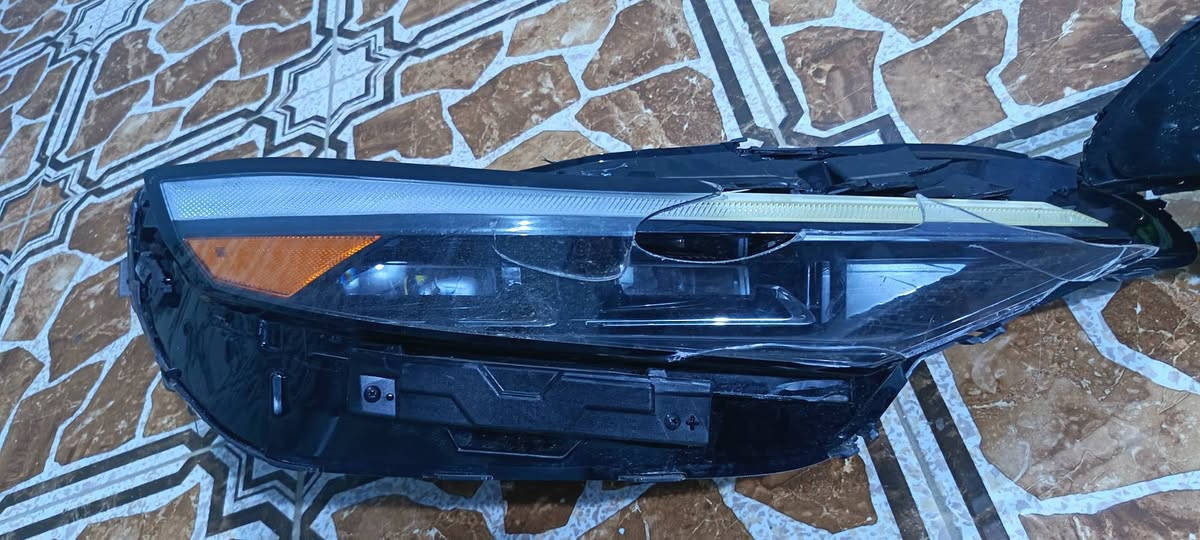 لايتات النترا 2024 بس الجام مكسر وارد أمريكي مكان بصره ***********
