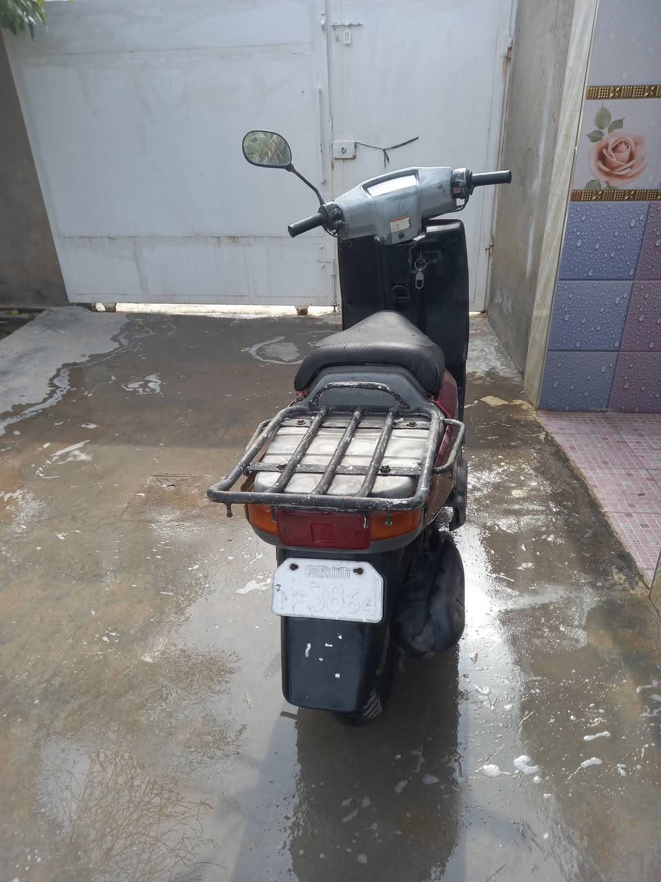 دراجة بيك ام نظيفه وحلوة وشغاله تخم تاير محرك مكفول كهربائيات نص هندر مع دراجه مفصخه مع محرك وتاير كلهن ب٣٠٠ الاتصال *********** ***********
