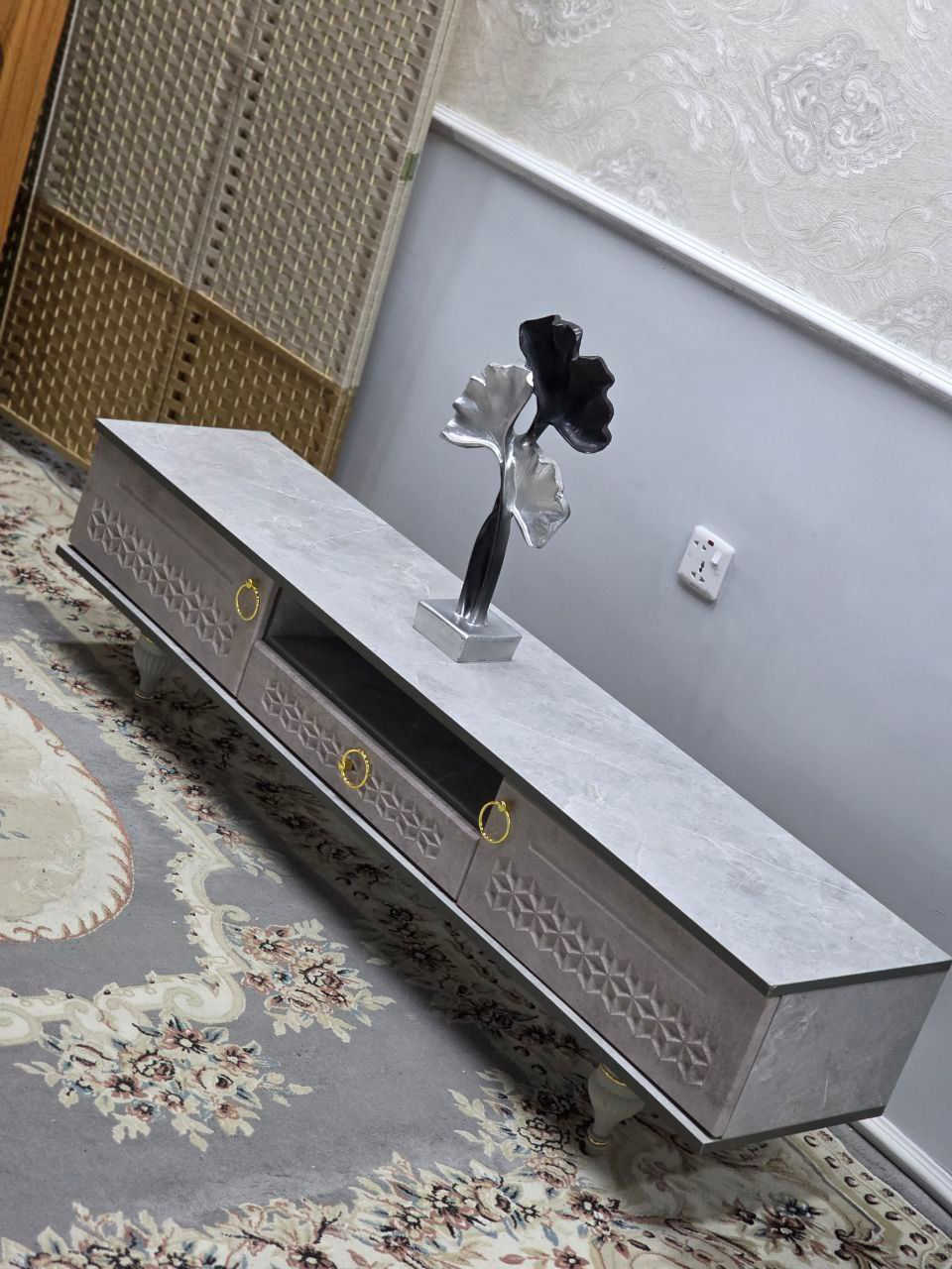 ✨ تصميم يخلي صالتك أرتب 
📏 القياسات:
▪️ الطول: ١٦٠ سم
▪️ الارتفاع: ٤٠ سم
▪️ العمق: ٣٥ سم

💰 السعر:  80 الف 

🚚 التوصيل مجاني:
✔️ داخل بغداد
✔️ جميع المحافظات


**إذا كنت صاحب هذا الإعلان وتريد حذفه لأي سبب، رجاءا أرسل رسالة إلى الدعم الفني**