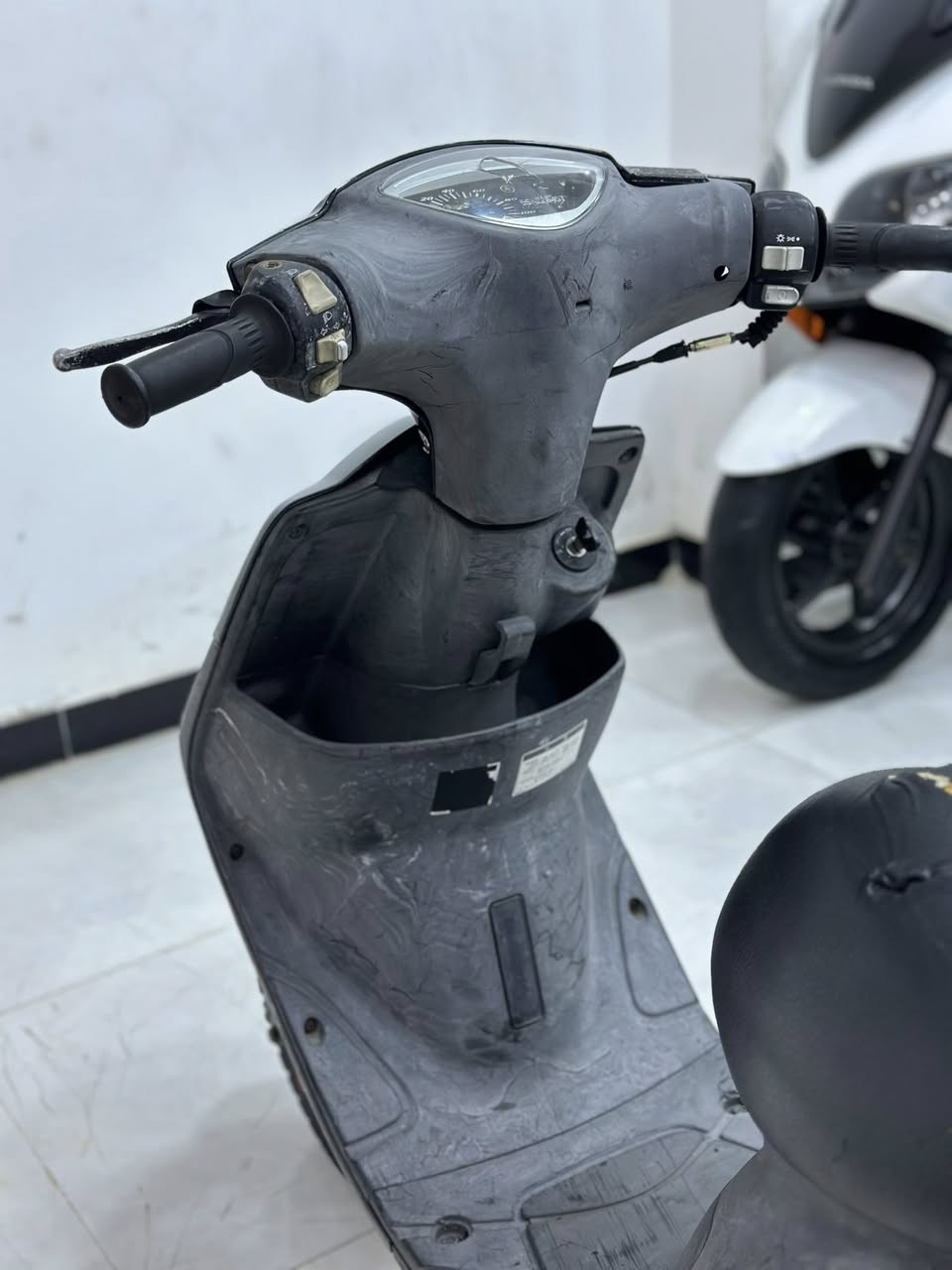 سلام عليكم
ماكس عدله اسود ملكي دراجه رمبه شرط مكفوله كفله عامه 
كفر ختم واحد 👍
كهربائيات بلاديه كله شغال ✅
سلف هندر شغال ✅
ملاح فول كفر  ✅
كلجات بلاديه لا مفتوحات ولا ملعوب بيهه 
مكاني بغداد للستفسار ***********
                         ***********
