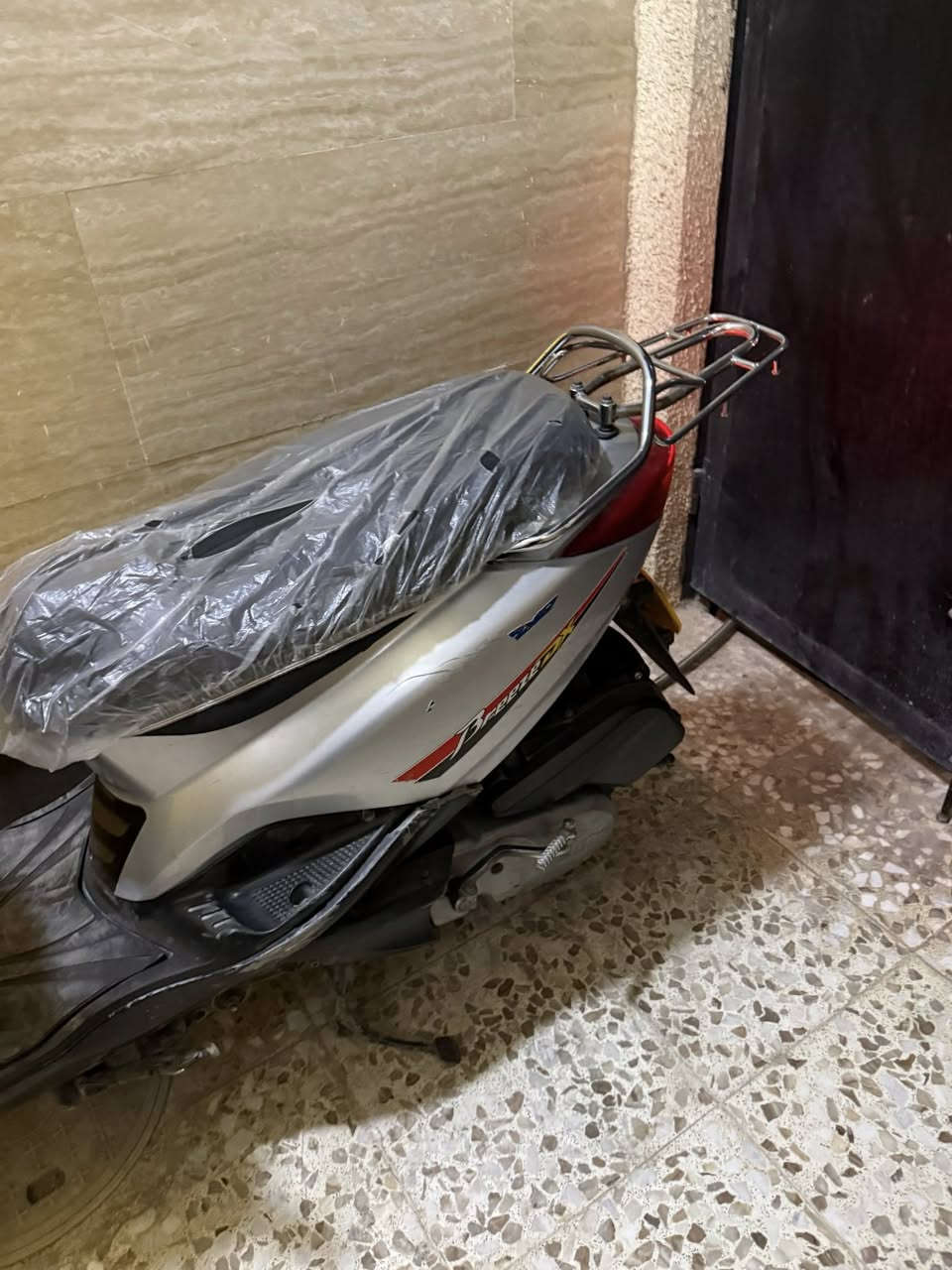 سلام عليكم بريز للبيع او مراوس مال رمبه سعرهة 550وبيهة مجال مكاني بغداد ***********
