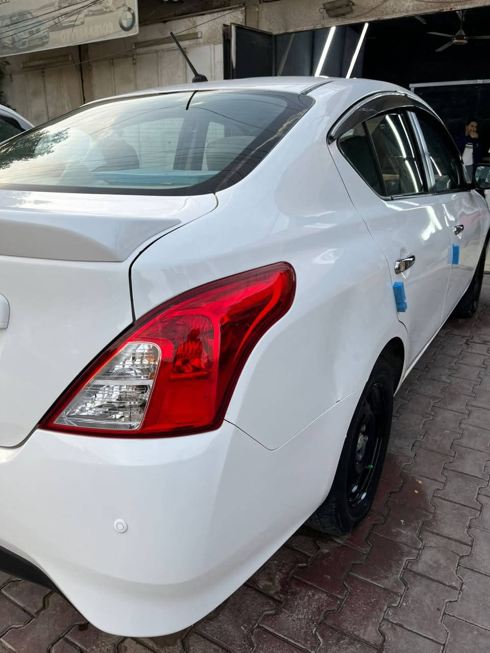 سلام عليكم
نيسان صني للبيع 
اربيل السنويه بأسمي 
2024
ماشيه77 الف
لا بارد ولا صبغ بس دعجات ثنين بالجاملغات  الخلفيه 
مبينات بالصور
رايدها123  ورقه 
***********
اتصال او واتساب
