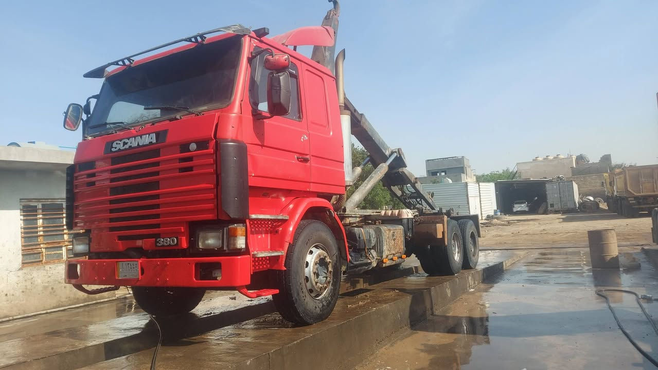 اعيد النشر بسب الوعود الكاذبه 
اسكانيا 113مكينه ،88 لاصرف ولاتبخير
 كير 900 4x4
مجموعه اروبيه تخم تاير شاصي 10 ملم 
تبريد كهربائيات كلهه شغاله 
تعمل في بلديه الرصافه 

***********

