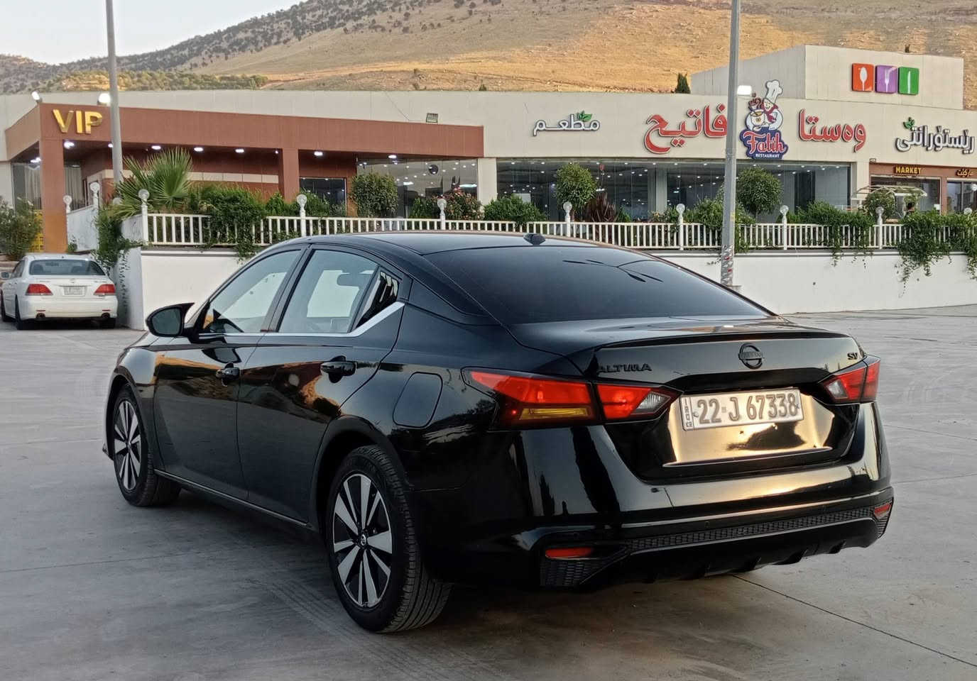 سلام عليكم نيسان التيما 
وارد كندي موديل 2021
موصفات SVفول عده فتحه
 دواخل الأوف وايت بلادي
 ماشي 82 مايل حقيقي 
رادار 360درجه نقطه عميا
تشغيل ابواب صندق بصمه 
تشغيل عن بعد كوشن كهربائي 
   شاشه كبير كامره خلفي 
  مثبت سرعه تحديد مسار 
  لايتات عدسه زينون بلاد 
   گير محرك تبريد ابشرط 
      حجر گزوز بلادي 
     اربع تايرات جديد 
  دهن گير +محرك جديد 
   تحويل غرامه ابشرط 
سعر 121بي مجال بسيط 
مكان سياره ديالى خانقين 
 رقم ***********
