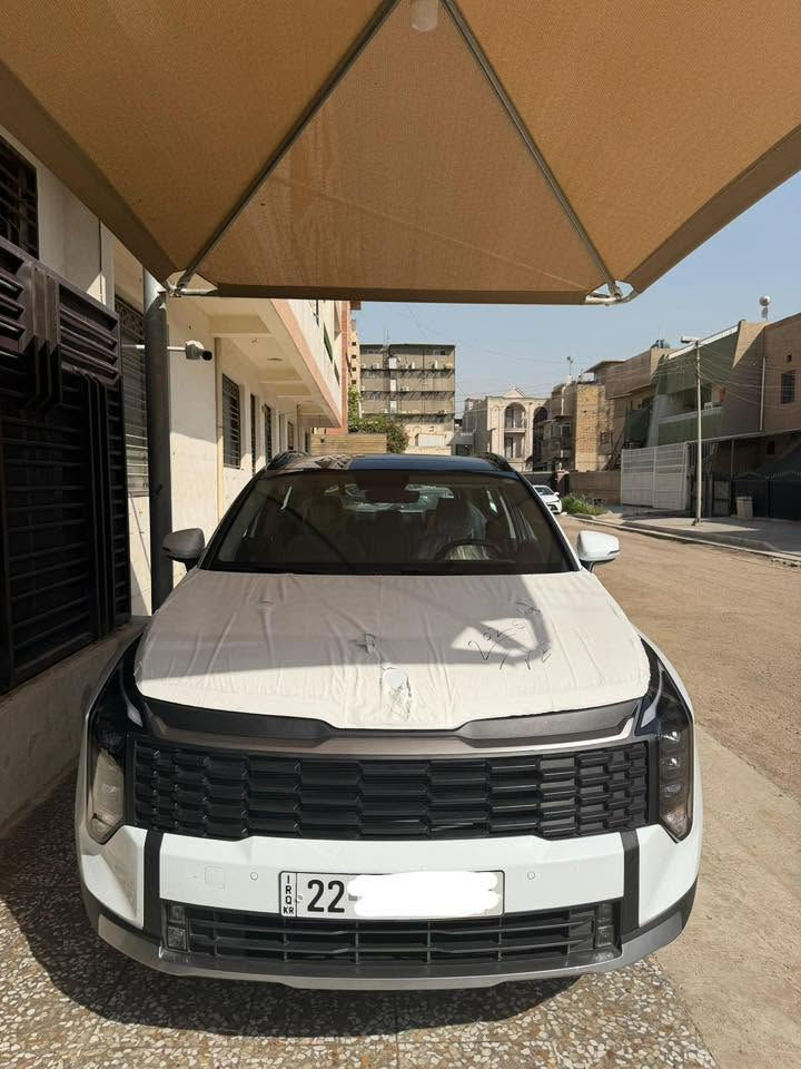 السلام عليكم 
للبيع كيا سبورتج 2026 وارد خليجي زيروو ماشي 1000 كيلو ضمان شركة نم 5 سنوات او 100 الف كيلو متر.
السيارة رقم اربيل بأسم الشركة تريد تحويل او وكالة موجود.
السيارة كفالة عامة.
فول مواصفات:
بصمة ابواب وتشغيل .
سقف بانوراما.
داخل بيجي.
كشنات تدفئة+ مقود تدفئة.
كشنات 2 كهرباء.
تحكمات ستيرن.
شفتات ستيرن.
شاشة دجتل.
شاشة متصلة.
مري شفط.
لايت+ بگ لايت LED.
كشافات LED .
تبريد قطعتين.
حساسات امامي خلفي.
نضام ترحيب.
وضعيات قيادة ( ايكو - سبورت - نورمال - ماي درايڤ تخصيص القيادة التريده) .
تحكمات شاشة لمس.
صندوق كهرباء.
تشغيل عن بعد.
تحكم جام ذكي صعود او نزول من خلال البصمة.
وباقي المواصفات المعروفه بل فول.
مكاني: بغداد شارع فلسطين.
السعر: 250$ 
للأستفسار:‏***********‏
