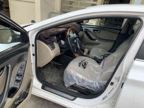 سلام عليكم الانتره ٢٠١٥ للبيع مكفوله فقط بارد بل باب الخلفي ماشيه ٢١٠ السعر ١٣٥ وبيه مجال ***********
