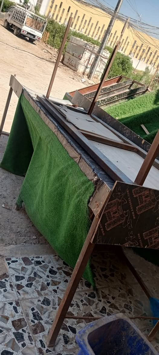 مصاطب مخضر للبيع معه ميازين بيع مستعجل الإتصال (***********)
