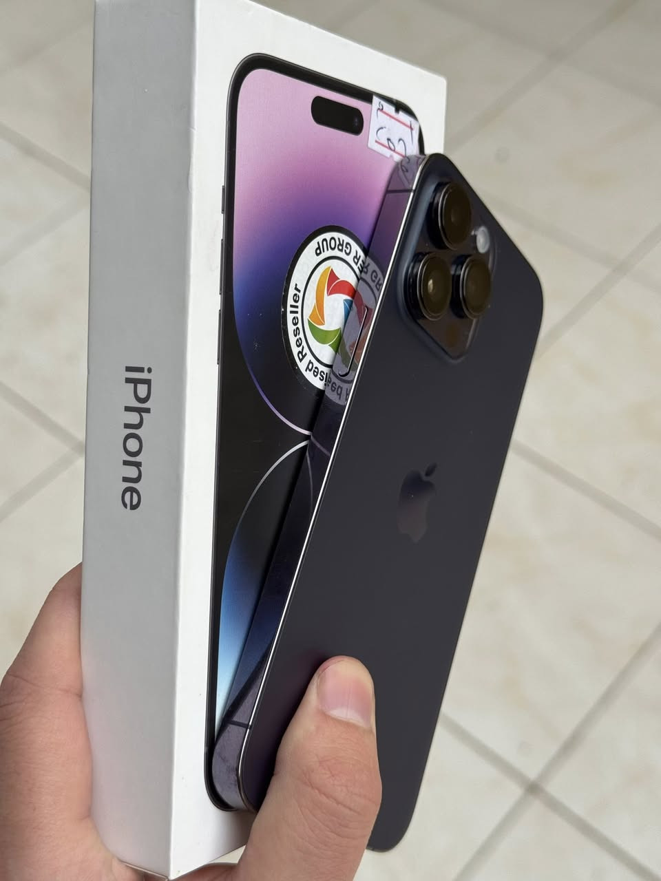 14 برو ماكس شرق اوسط ضمان ماستر
ذاكرة 256 
بطارية 90
نظافة الجهاز 100%
كامل ملحقاته 
لمعرفة السعر الاتصال واتساب 

*********** ☎️☎️☎️
