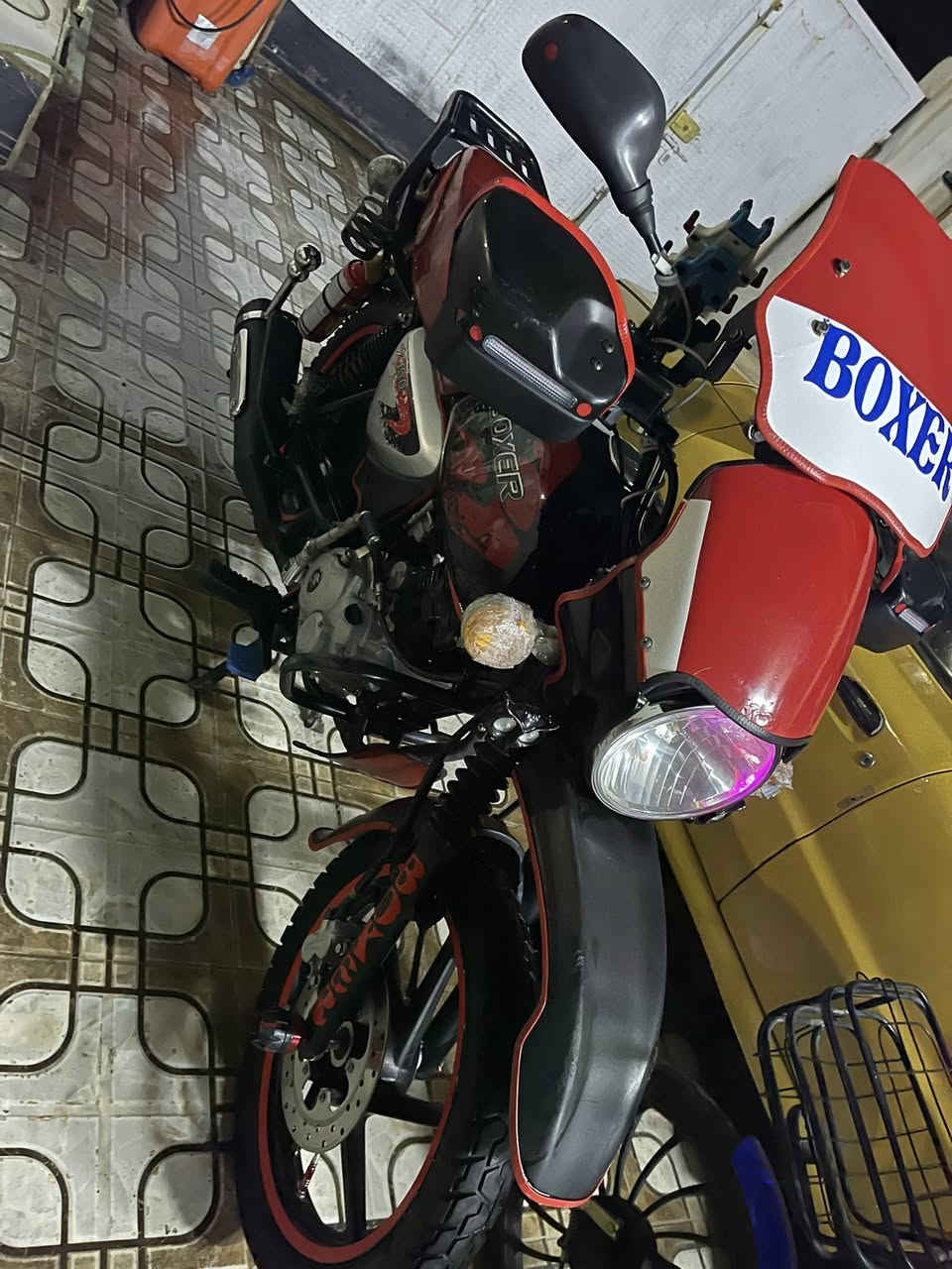 السلام عليكم.حبايب بوكسر موديل21 ماشيه27الف .دراجه كله بلاد شرط مكينه ممفتوحه وين ميعجبك تفحص .رقم 11 بسمي تحويل ثاني يوم  كهربائيات زنوب نشرات مجمبزه ودراجه مال جناي ربع متصرف عليه  السعر2500 وبيه مجال قليل للاستفسار ***********
