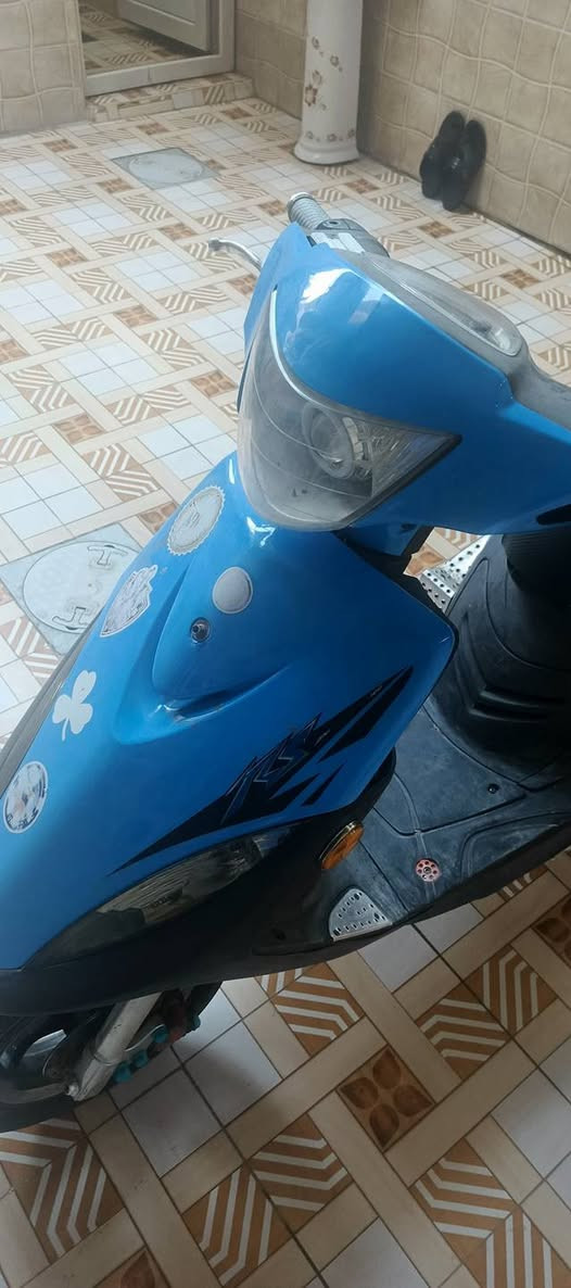 السلام عليكم كفرات لون سمائي للبيع كلهن ختم واحد ولا ليطه مكسوره ابيعهن هنه والسبايدر وغلاف الكشن كلهن ب٥٠ متوفر توصيل لكل العراق 
***********
