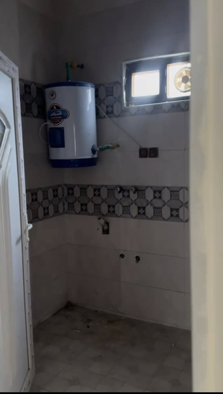 للايجــار طابق اول مهيجران قرب داخل
3غرف منام وصاله مطبخ صحيات جديد
اجار500 📞 *********** 📞
