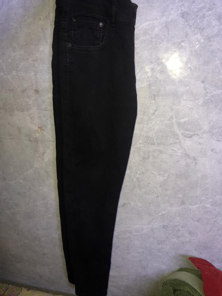 كابوي بوري  2. حجم٣٠.        اشتريتهم طلعو صغار علي اليريدهم اثنينهم١٢وتوصيل اكو          ***********
