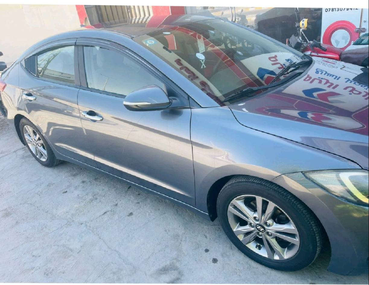 السلام عليكم
هيونداي النترا موديل 18 كندي 
محرك 2000 
رقم بغداد 
سنويه جديده 
سياره خير من الله 
مراوس او بيع حسب القناقه 
السعر 130 
***********
واتساب فقط
