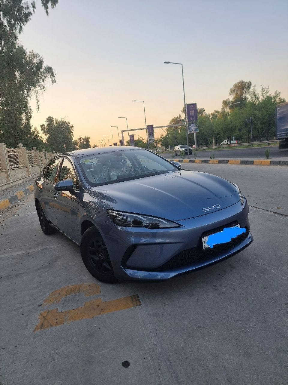 ‎السلام عليكم
للبيع  سيل فايف رقم شمالي 
 BYD SEAL 5    ‎موديل 25
    بعدها زيرو ماشيه 3800
‎مواصفاتها معروفه 
‎محرك  1500 هجين ثلاث انظمه
‎شحن ذاتي + هايبرد + شحن خارجي
‎يمشي بالتفويله 2000 كيلو مع الشحن المنزلي 2100
شاشه وسطيه+ كامره خلفيه
 دواره
حساسات خلفيه
كارت‎ / ‎بصمه  
‎ هاند بريك بصمه اوتو هولد
‎ كيجات شاشه
‎ لايت لِد لايت اوتو + لِد صباحي
‎تبريد قطعتين
داخل ابيض  
السياره مكفوله من كلشي 
 حتى (الشخوط).

اللون( blue berry ) 
شرط التحويل 
المكان. الموصل
السعر 130 وبيها مجال 
للتواصل
***********
***********
***********واتساب فقط
