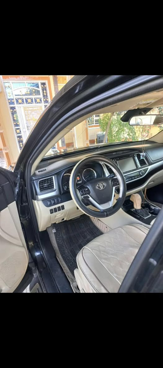 هايلندر موديل 17ظررها بابين الجهه اليمين
بدون دواخل بدون ايرباك
شرط كير ومحرك وشواصي
السعر 235دفترين وخمسة وثلاثون الاتصال على أرقام التالية *********** ومتواجد وتساب
