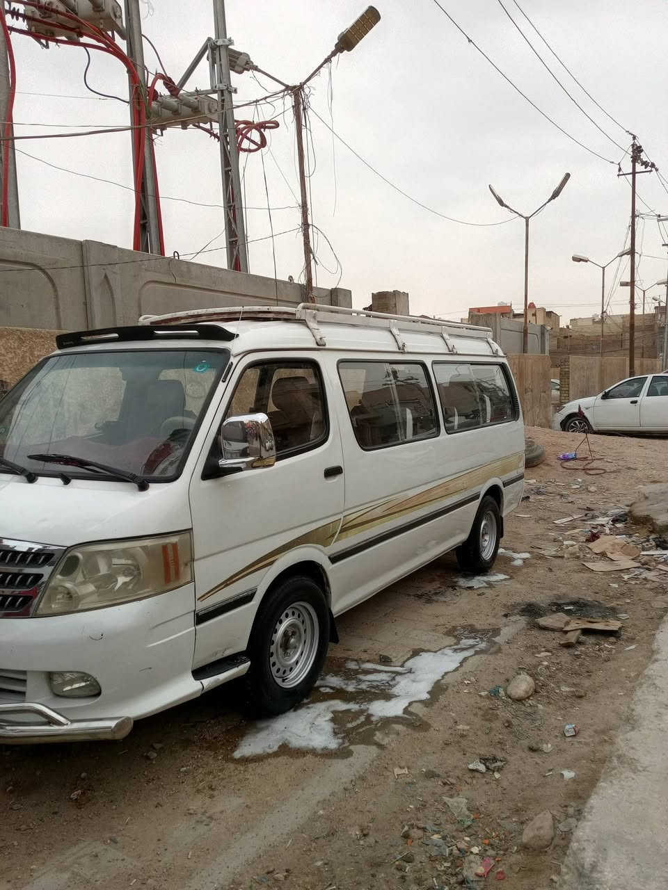 السلام عليكم سياره للبيع كفاله عامه كير مكينه اكسل حداديه دوشمه جديده ما ناقصه اي شي كبل للشارع 
السعر 85
بيها مجال حك الجيه ‏‪***********‬‏
