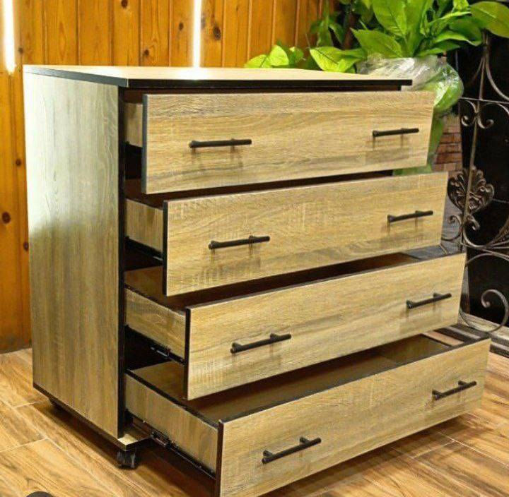 جزامة ✨
او ادرور✨
او ميز جرارات ✨
كلشي يرهم 🥰

✨عرض متر
✨ارتفاع 80 ماعدا الارجل 
✨4 جرارات

#السعر 145
الالوان حسب الطلب


**إذا كنت صاحب هذا الإعلان وتريد حذفه لأي سبب، رجاءا أرسل رسالة إلى الدعم الفني**