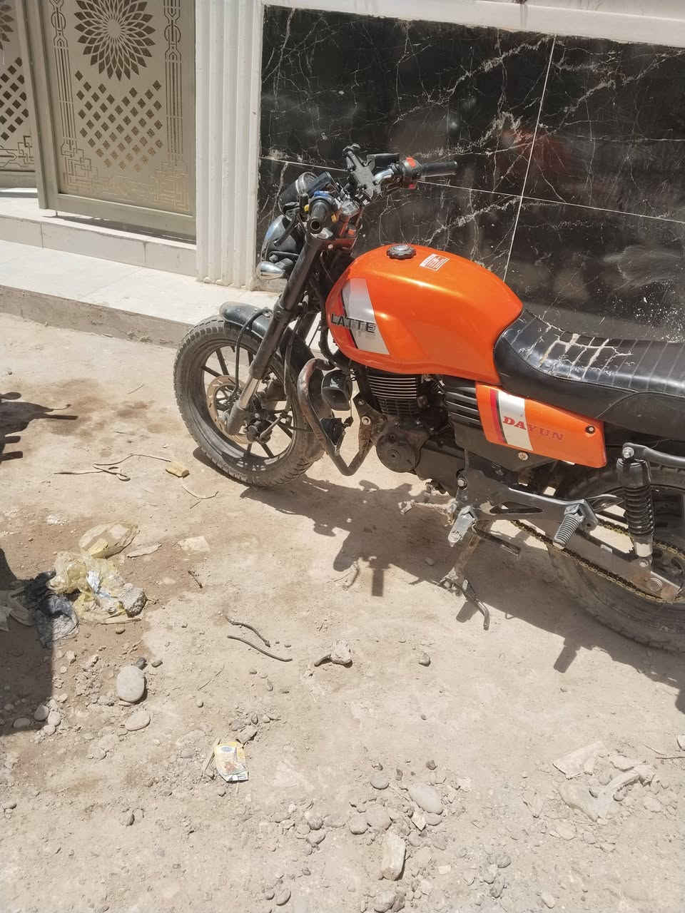 دراجه للبيع مرقمه باسمي السعر مليون وستميه مكاني نهايه الشرطه الخامسه هاتف *********** واتساب

