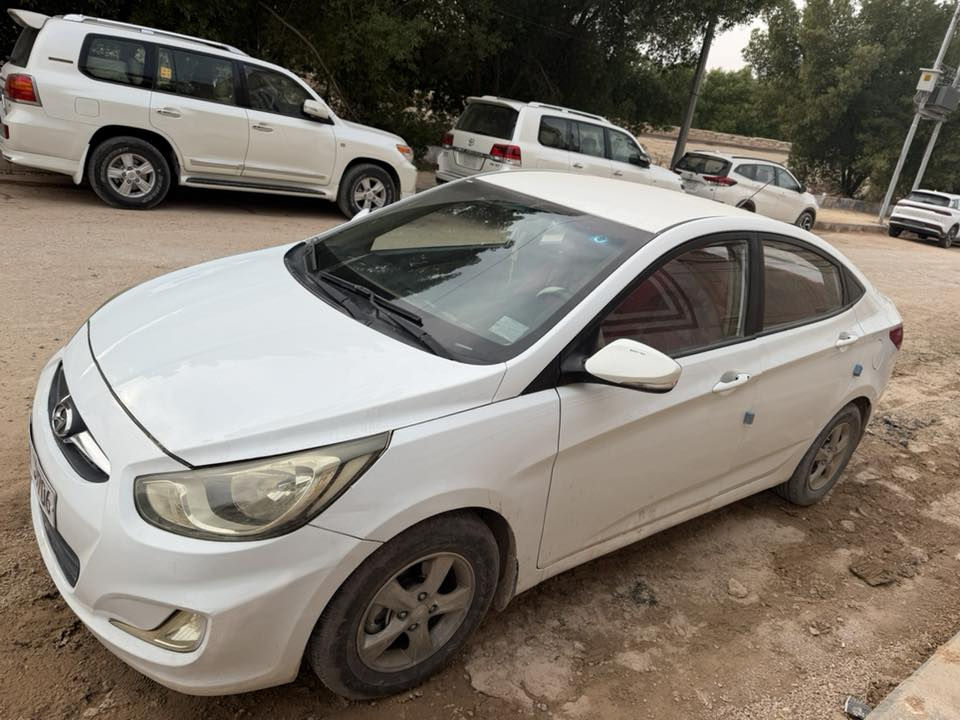 موديل 2014
رقم قادسيه 
محرك 1400
مكان نجف
سونار بمنشور 
سعر 83
تلفون ***********
