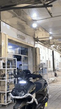 سلام عليكم

زت آر 
مديل 2025
 فقط مكاتبه 
دراجه جديده كفاله 
كامل ملحقاتها  
ماشيه ألفين زيرو 
ستفسار اكثر 
السعر 2,550
{***********}
