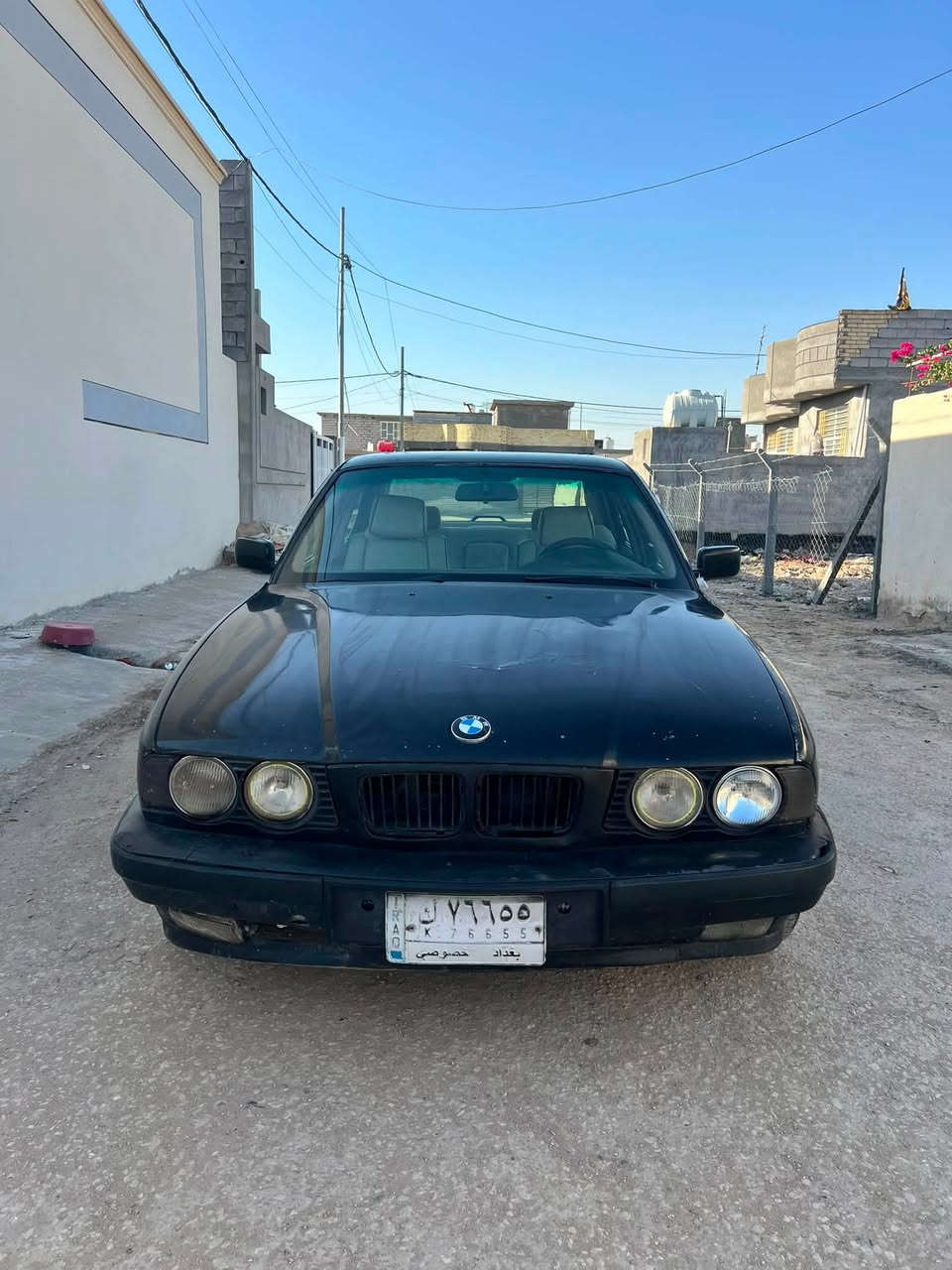 لسلام عليكم
للبيع 535 
رقم بغداد 
سنويه ساقطه ب 22 
عليه غرامه 400 الف ينزل من سعره 
شرط التحويل
بيه مكينه 30 مفتوح 
حداديه 70‎%‎
السعر 27 $وبيه مجال 
***********
