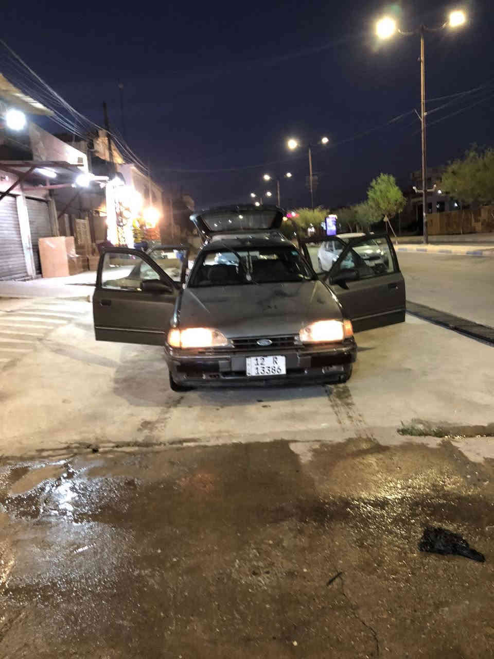 سلام عليكم
للبيع 
فورد سكوربيو 
موديل 1992
سياره بسمي 
رقم مسطره بيها هزه كامله
محرك وكير شرط كير توماتيك 
وايرمنيه كلها شغاله شرط 
تبريد وتدفئ شغال شرط
كابون بانزين بيها 
ستيرن بور 
طخم تايرات الامامي جدد الخلفي عل نص 
طخم السياره جديده 
مري كهرب مع هيترات 
سياره نضيفه مال جناي 
السعر 27 ورقه وبيها مجال بسيط *********** كورك ***********
