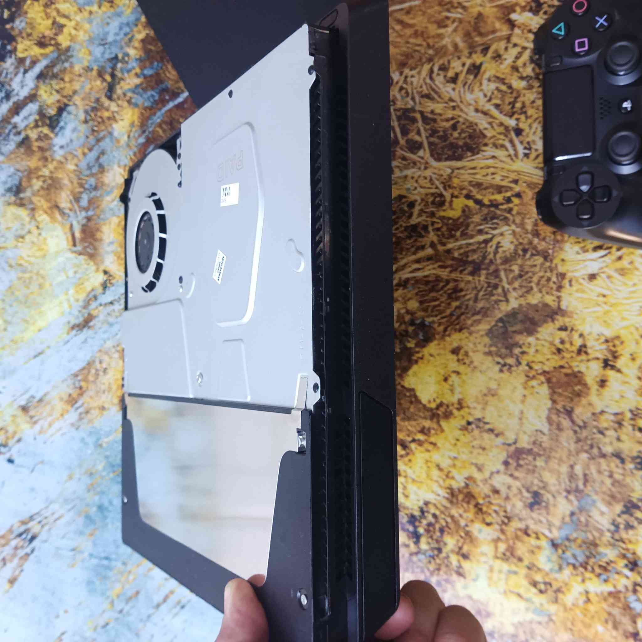 بلي 4 اولاين نظام 13.02 ونظامه سابق 12.52 بتنبهات يعني يرجع داون كرد ويتهكر
كامل ملحقاته اصليه جوستك اصلي وكيبلات اصليه وكارتونه كامل ويا قرص فيفا 14 هديه لوك ستيكر لا مفتوح ولا مصلح ريجن اوربي وتوصيل متوفر 

مكاني بغداد الحسينيه السوك لاول


**إذا كنت صاحب هذا الإعلان وتريد حذفه لأي سبب، رجاءا أرسل رسالة إلى الدعم الفني**