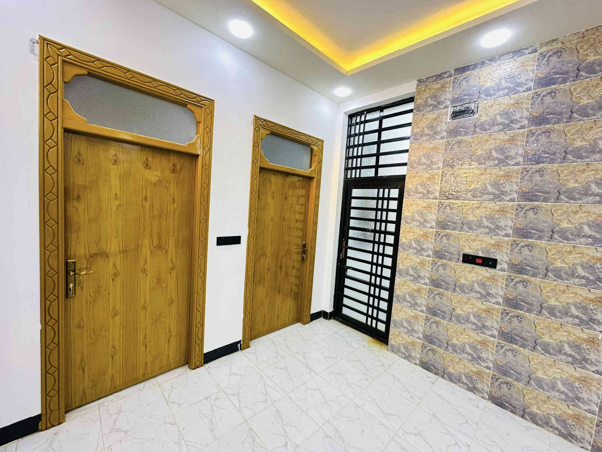 المساحه ١٥٠ م       غير مسكون.   السعر مناسب 
غرفتين نوم صاله استقبال. مطبخ. صحيات خارج وداخل

النجف // ملحق حي ميسان قريب الكرعاوي 

بناء حديث وغير مسكون

السعر ٥٩

*********** وتساب

***********
