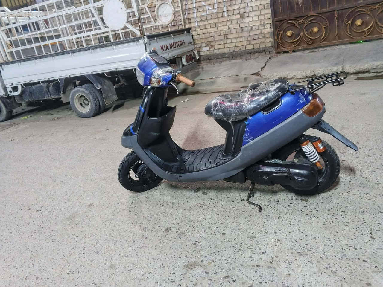 أقره المنشور عدل ول شراي يدلل 
دراجه بطه 60 دبل رياضي فقط دراجه ما متعوبه
اوراق كامله كمركها مدفوع كهربائيات شغاله باتري بيها بس عطلان وصوره كدامكم نضيفا السعر 250 وبيها مجال ول سوك كلشي بي دراجه نضيفه 100/100 مكاني بغداد العبيدي شهداء 2


**إذا كنت صاحب هذا الإعلان وتريد حذفه لأي سبب، رجاءا أرسل رسالة إلى الدعم الفني**