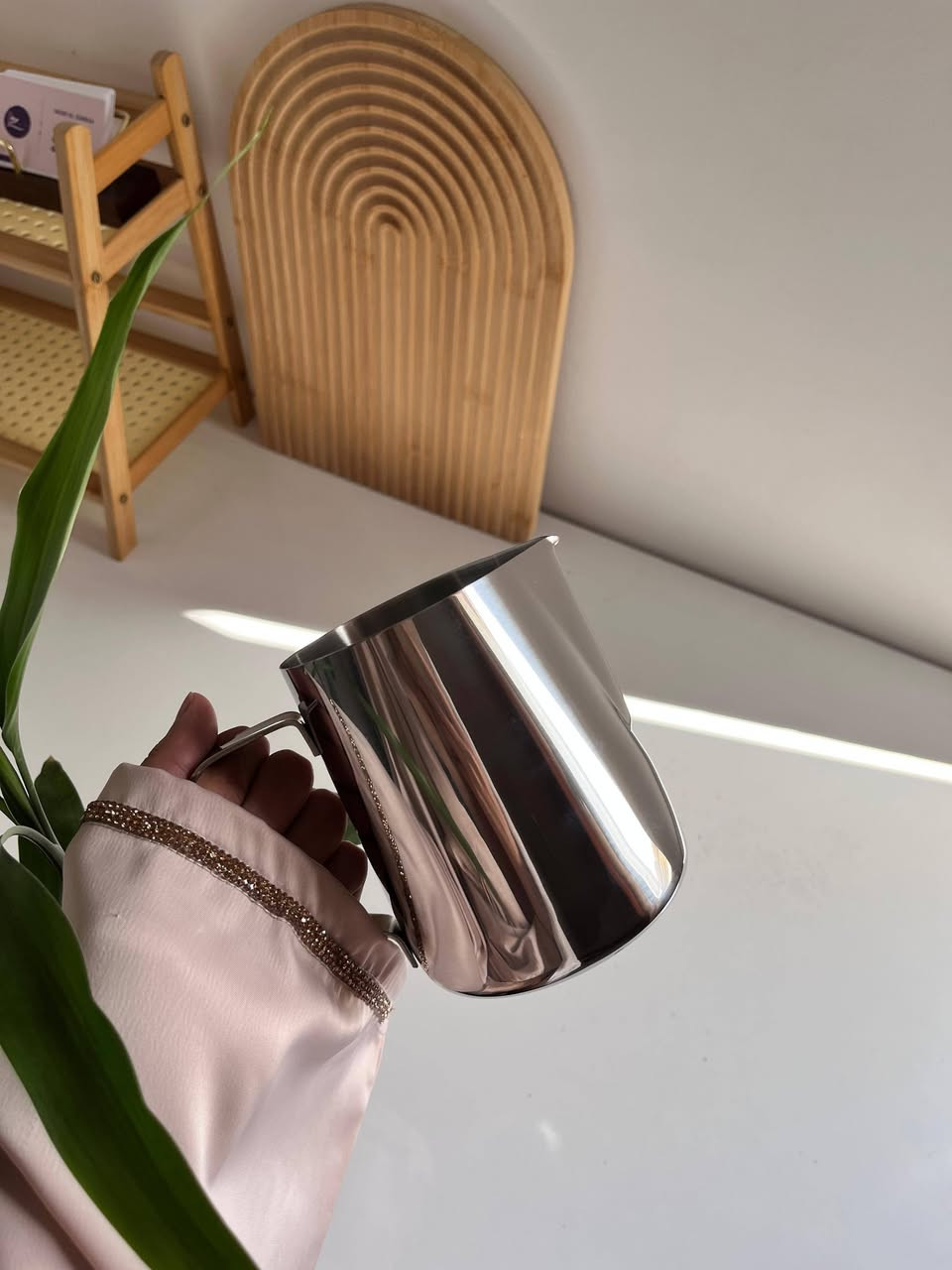 بتجر سان ستيل القياس الامثل لفوم الحليب 🥰🥰🥰
600 ml او oz 
يقرا قرائتين افضل اختيار لعشاق القهوه واللاتيه
السعر 
مفرد 9🤩🤩
جملة7750🤩


**إذا كنت صاحب هذا الإعلان وتريد حذفه لأي سبب، رجاءا أرسل رسالة إلى الدعم الفني**