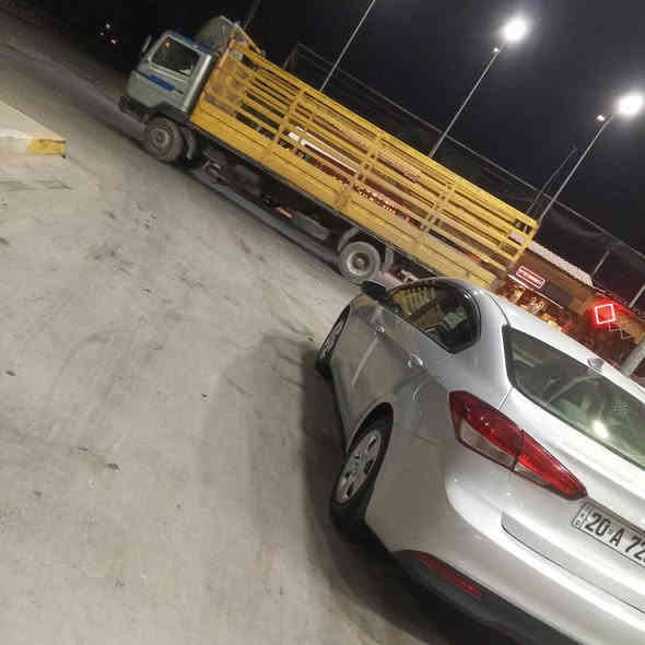 السلام عليكم كيافورتي 2017سيارة جاهزة كيرمحرك تبريد صدر تخم تاير سيارة جاهزة مناقصهه برغي شغل واطلع وين ميعجبك بيهه صبغ جاملغ امامي نصه وبنيد نصه وقبق جنطه حادثهه من امريكا السعر115للتصال***********بيع اومراوس بغداد
