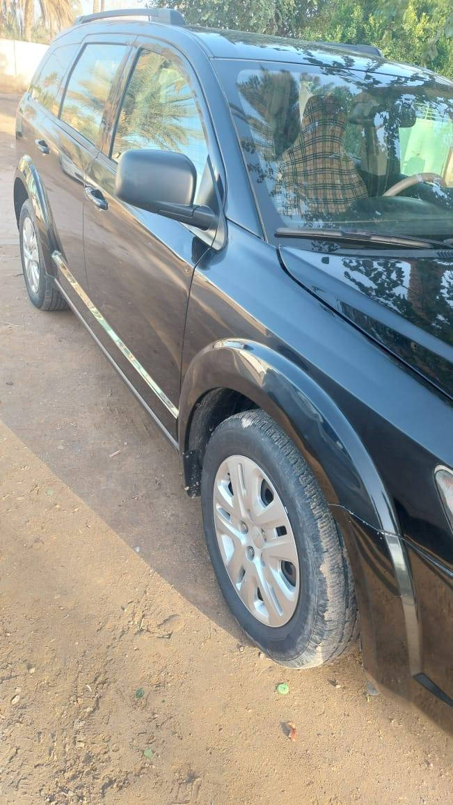 للبيع...للبيع
دوج جورني موديل 2018 
سياره 4 سلندر 
رقم بغداد انكليزي تحويل مباشر 
حادثها جاملغ ايمن وبنيد مبدل نفس اللون 
حدادية امامي والخلفي جديده 
تبريد وتدفئة 3 قطع شغال 
شاشة جبيرة 
مكينه وكير بشرط 
سياره مابيه اي نقص 
السعر 140 ورقة وبية مجال 
للاستفسار واتساب ***********
