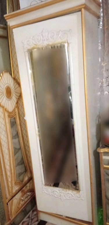 عنوان ديوانيه حي العسكري لاول
الغرفة خمس قطع نضيفه نضافه متوسطة 
سعر 400 وبيها مجال 