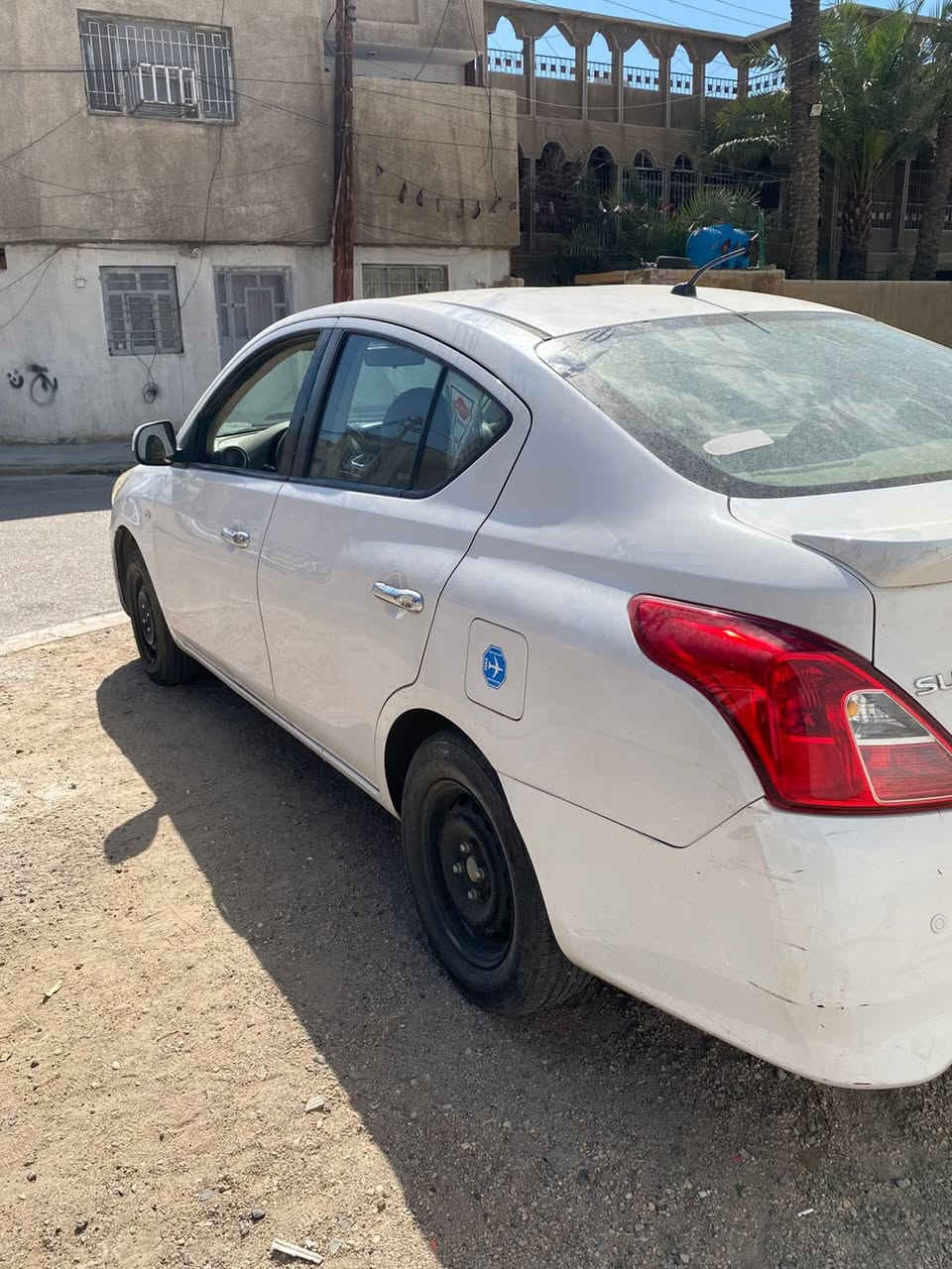 نيسان سني 2019 
رقم بغداد انكليزي 
لون ابيض 
بيها بارد
كير و محرك وتبريد 
مكفولات 
المكان الحبيبية يم المستشفى
السعر 96 
هذا رقمي ***********
