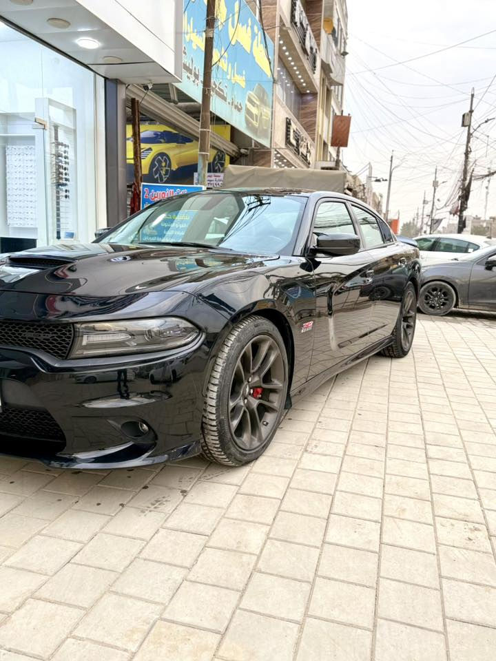 السلام عليكم ورحمة الله 
جارجر سكات باك موديل 2020 
 SRT  6.4L  V8 مكينه 
اللون اسود 
الممشى 44 مايل
السعر 188$ وبيها مجال بسيط
السياره بـ اسمي شخصياً رقم جديد وهزه جديده
فول مواصفات عدا الفتحه
دشبول وبطانه البيبان خياط
مقاعد جلد وكنتاره تدفئه وتبريد
اضافات كاربون فاير من الداخل والخارج
برمجه وتفريغ وبگ فاير وصوت الاكزوز رعب
بيها جهاز رفه ستروكر
منظومه زنون وبلاجكتور كلش قويه
تبديل دهن جديد
گير ومكينه واكسل وتبريد كفاله بشرط
الحادث كما موضح بالصور جاملغ ايسر وبنيد فقط شواصي كفاله
وهنا انطخت عندي باب الايمن وداخل الباب وربع القماره تصليح والباب تبدل نفس اللون يعني صبغ قطعتين وقماره 
العنوان/ بغداد الامين الثانيه
الاتصال واتساب او مباشر 

0773 243 6388
