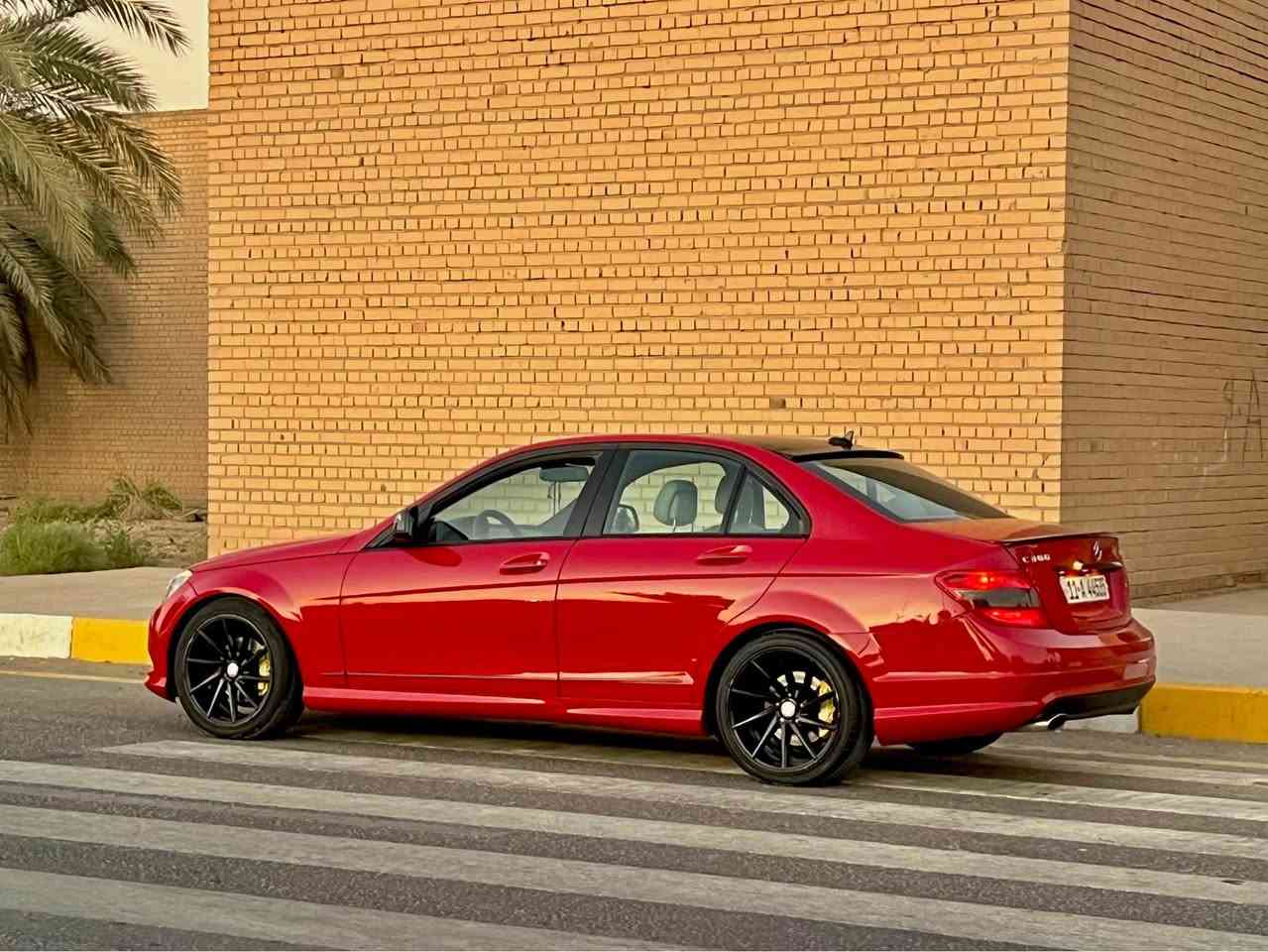 للبيع فقط: مرسيدس C300 موديل 2009 - لون أحمر مميز - بحالة ممتازة ⚔️
 • السعر: 12،900 دولار بيها مجال بسيط ⚔️
 • الموقع: كربلاء او بابل ⚔️
 • للتواصل: *********** / *********** ⚔️

تفاصيل السيارة:
 • رقم بغداد جديد مع هزة وسنوية جديدة ⚔️
 • المحرك: 6 سلندر ⚔️
 • نظام تبريد قطعتين ⚔️
 • ثلاجة داخلية ⚔️
 • مثبت سرعة (كروز كنترول) ⚔️
 • بانوراما كاملة (سلايت) ⚔️
 • مرايا داخلية وجانبية عاكسة ⚔️
 • تحكم ستيرن كهربائي ⚔️
 • مري كهربائية ⚔️
 • أنظمة قيادة متعددة: سبورت وطبيعي ⚔️
 • شاشة أعطال متطورة ⚔️
 • داخلية بلون أوف وايت فخم ⚔️
 • ويل كب مقاس 18 مع تخم تاير جديد ⚔️
 • شاشة قلاب كبيرة ⚔️
 • كشنات تدفئة ⚔️
 • سستم سماعات داخلية عالية الجودة ⚔️
 • حدادية أمامية وخلفية جديدة ⚔️
 • صبغ مكانات للجمالية بسبب شخوط وجراد بدون اي حادث غير حادث امريكا — أبيع حزام ⚔️
 • السيارة بدون أي نقص، نظيفة جداً وأحلى من الصور! ⚔️ بغداد, العراق
