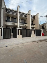 دار مساحة 100 متر واجهة ٤ نزال 25  ثلاث غرف نوم صحيات عدد 2 صاله ومطبخ...