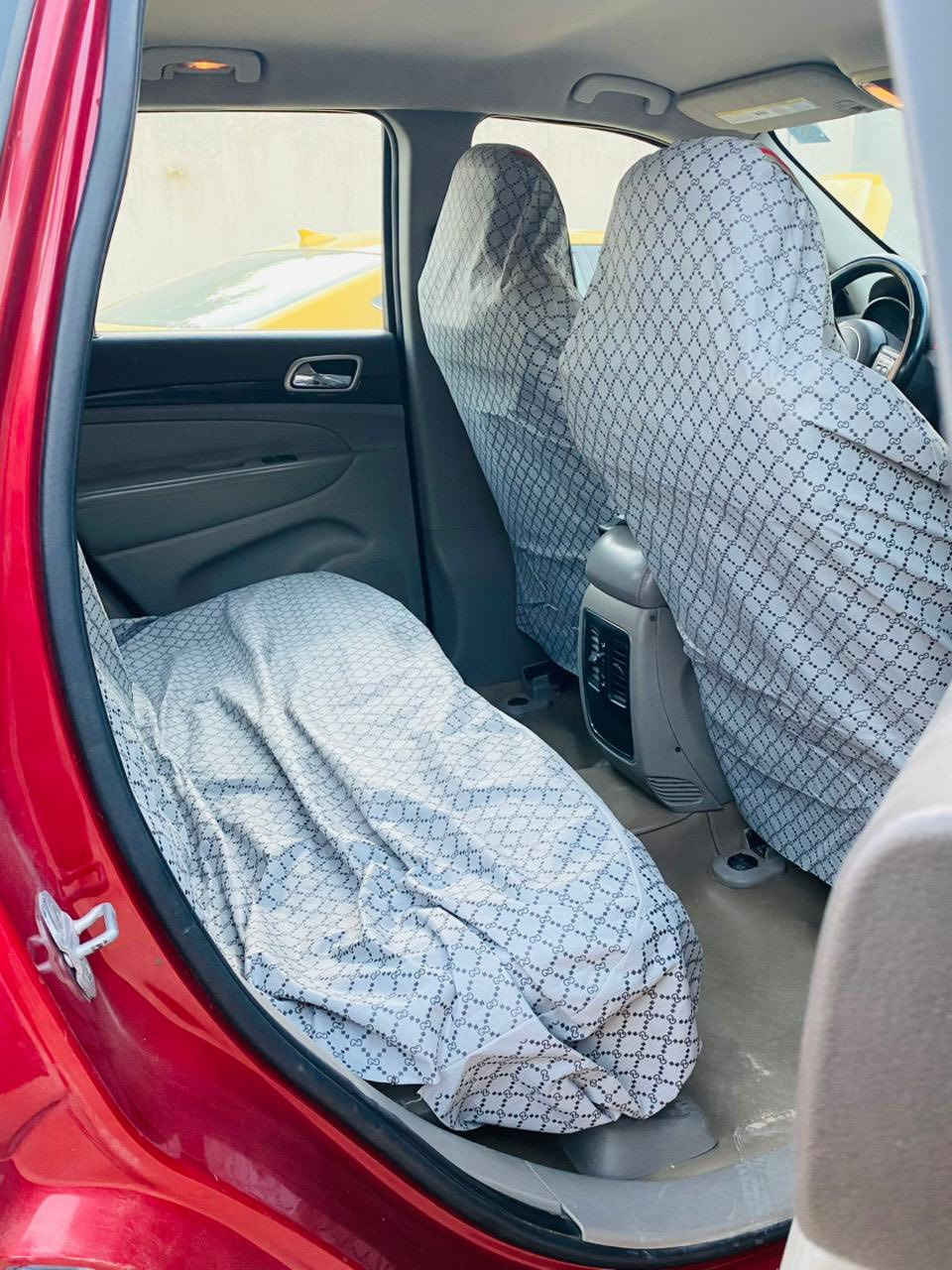 سلام عليكم 
جيب شيروكي 2011 
كلين بيه بارد بسيط  سونار موجود 
مكينه كير شرط 
بسمي مدور ثاني يوم مشروع وطني 
السعر 145
مكان السياره . السماوه 
***********
