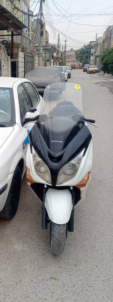 سلام عليكم شبابنه طيبين سلفر ونج جيتي 400 دراجه مكينه كفاله برغي ممفتوح بيها وناعمه خرسه بس كفرات بيها شخوط يرادلها صبغ ترجع شركه يرادلها ترتيب اريدها بسعر مناسب مليون 250 مكاني بغداد شعب رقم ***********
