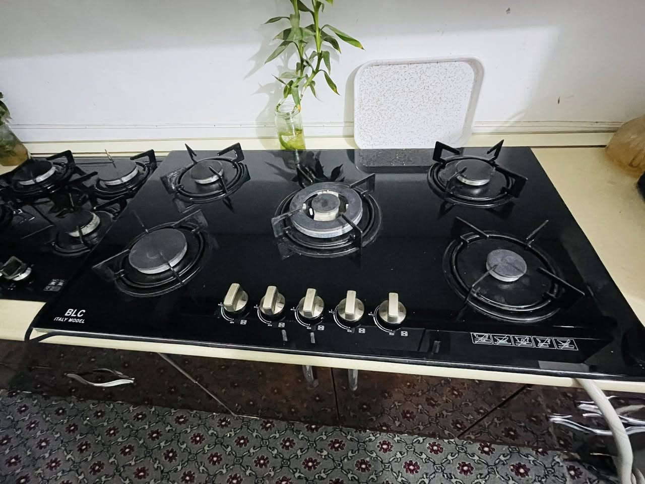 طباخ منظدي 5 عيون جديد مستعمل شي بصيط  سعره 60الف مناسب مبرده 4ونص فول تشغيل 2 طلقه نظيفه 
سعرها70 الف  مناسبه مكاني اربيل *********** واتس
